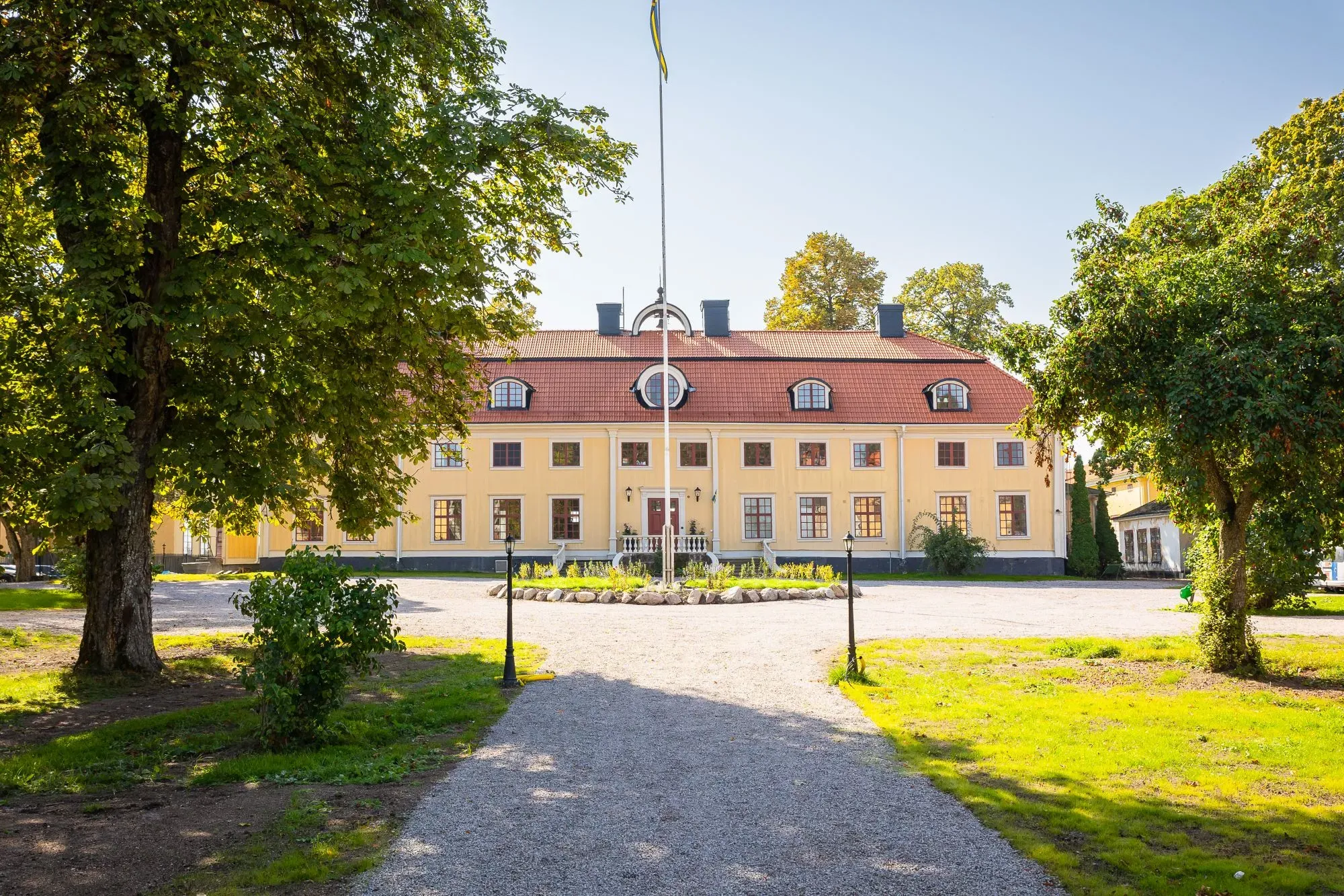 The main manor and wings seen from the garden.